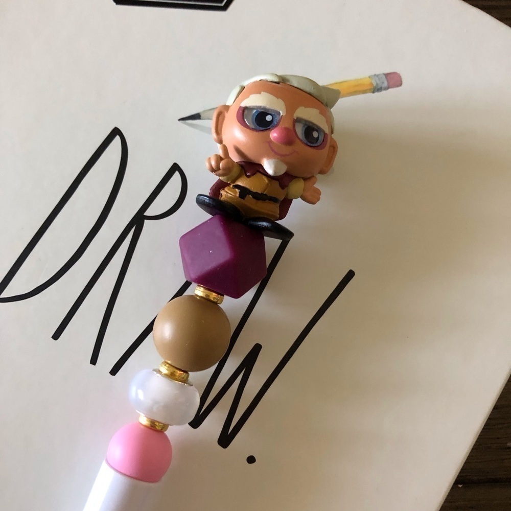 Disney Doorables: Wish: Sabino handmade beaded pen